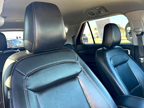 Used 2021 Ford Explorer XLT w/ Equipment Group 202A image 25