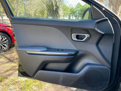 Used 2025 Kia K4 LXS image 18