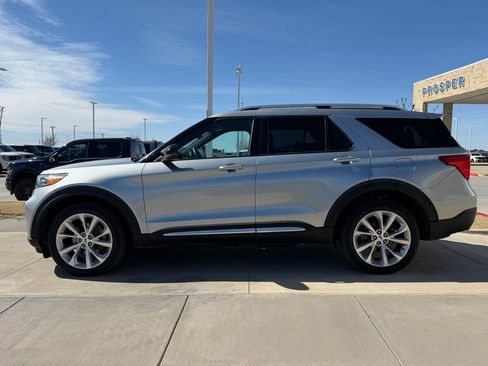 Used 2023 Ford Explorer Platinum w/ Technology Package image 9