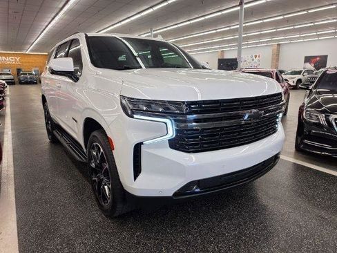 Used 2021 Chevrolet Tahoe RST w/ Luxury Package AWD/4WD image 3