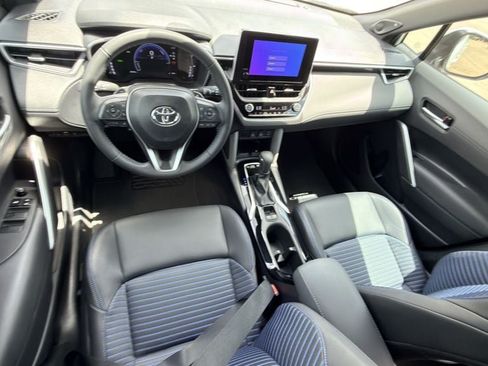 Used 2024 Toyota Corolla Cross AWD Hybrid w/ Convenience Package image 13