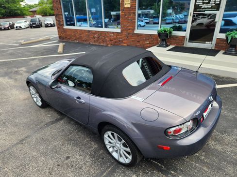 Used 2007 MAZDA MX-5 Miata Grand Touring w/ Premium Pkg image 98