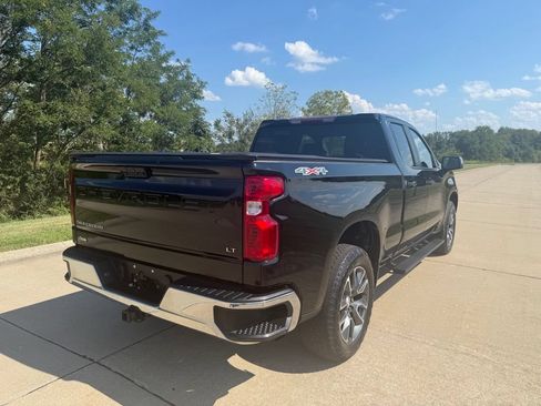 Used 2023 Chevrolet Silverado 1500 LT AWD/4WD image 3