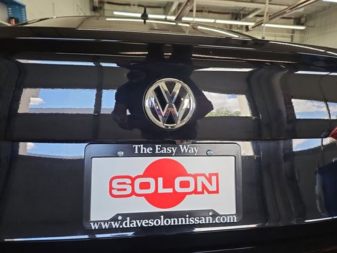 Used 2019 Volkswagen Jetta SEL w/ Cold Weather Package FWD image 28