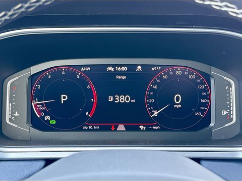 New 2026 Volkswagen Taos SEL image 40