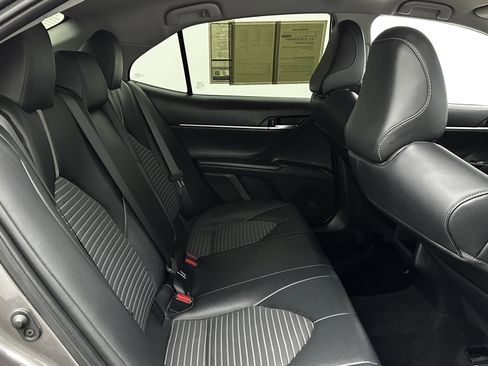 Used 2022 Toyota Camry SE image 31