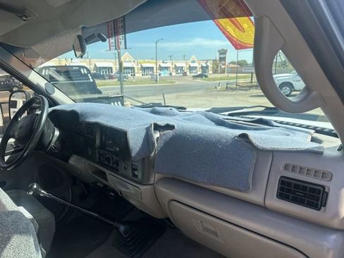 Used 2000 Ford F350 XLT image 9