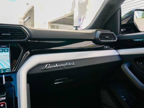 Used 2022 Lamborghini Urus image 64