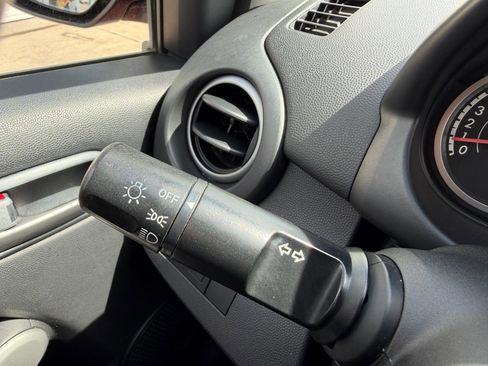 Used 2013 MAZDA MAZDA2 Sport FWD image 23
