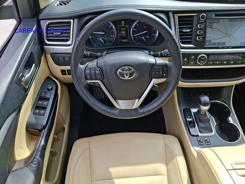 Used 2016 Toyota Highlander XLE AWD/4WD image 13