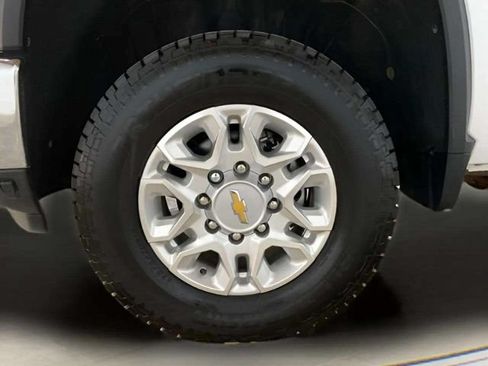 Used 2025 Chevrolet Silverado 2500 LT AWD/4WD image 89