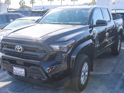 Used 2024 Toyota Tacoma SR RWD image 5