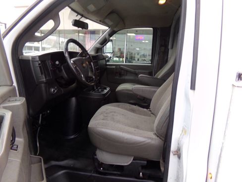 Used 2019 Chevrolet Express 3500 w/ Power Convenience Package image 9