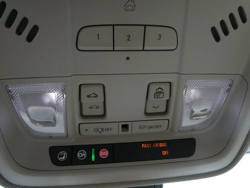 Used 2019 Cadillac XT4 Luxury w/ Cold Weather Package FWD image 27