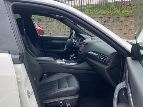 Used 2021 Maserati Levante S GranSport image 39