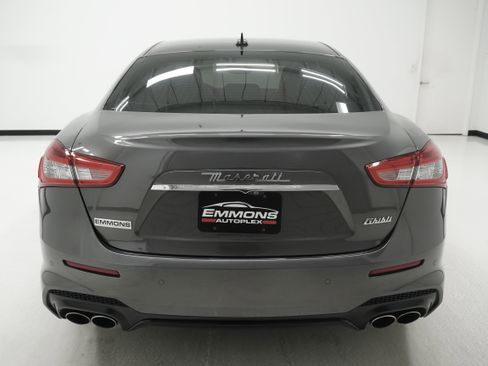 Used 2019 Maserati Ghibli GranSport RWD image 5