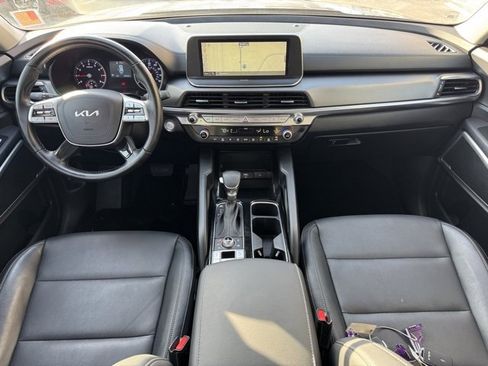 Certified 2022 Kia Telluride LX image 16