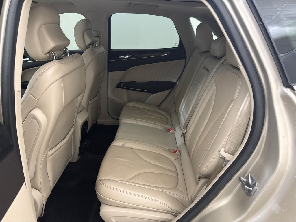 Used 2017 Lincoln MKC Reserve FWD image 18
