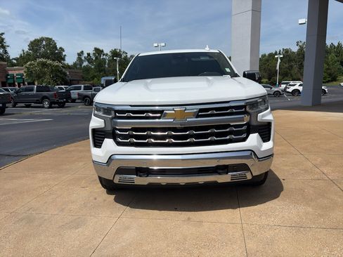Used 2023 Chevrolet Silverado 1500 LTZ AWD/4WD image 2