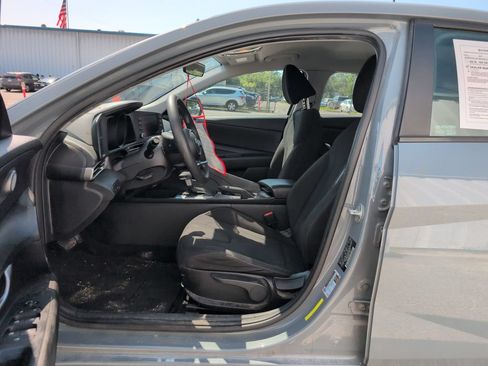 Used 2022 Hyundai Elantra SEL FWD image 7