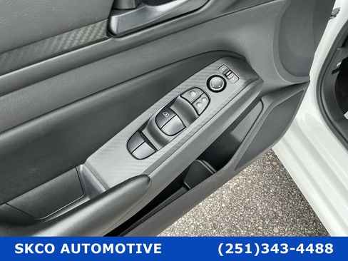 Used 2024 Nissan Altima 2.5 S FWD image 22