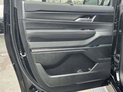 New 2026 Jeep Grand Wagoneer L Summit image 14