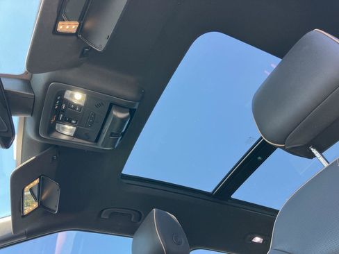 Used 2022 Chevrolet Blazer Premier image 22