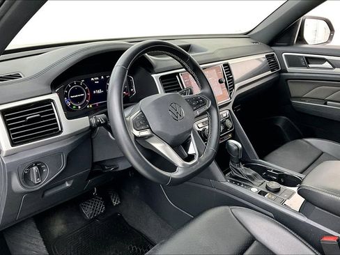 Used 2022 Volkswagen Atlas Cross Sport SEL image 17