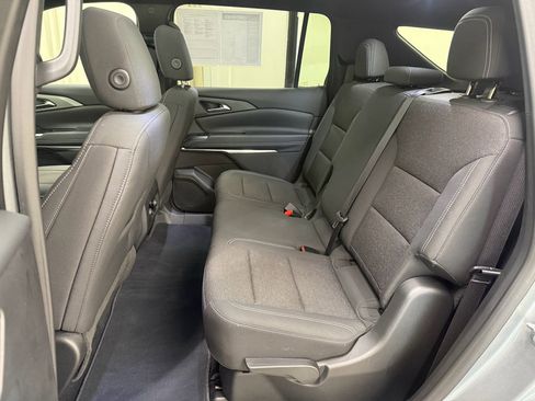 Certified 2025 Chevrolet Traverse LT w/ Sun and Wheel Package image 18