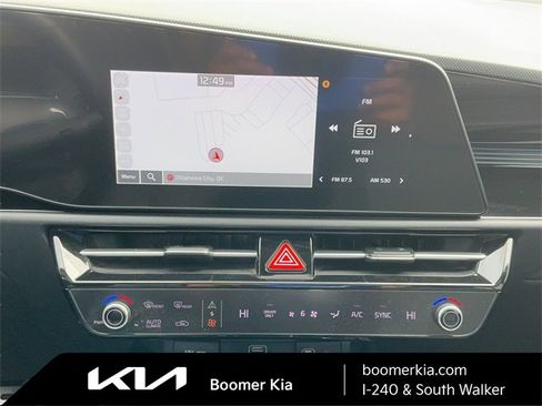 Used 2023 Kia Niro SX Touring image 23