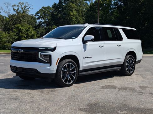 Used 2026 Chevrolet Suburban RST w/ Comfort Package AWD/4WD image 5