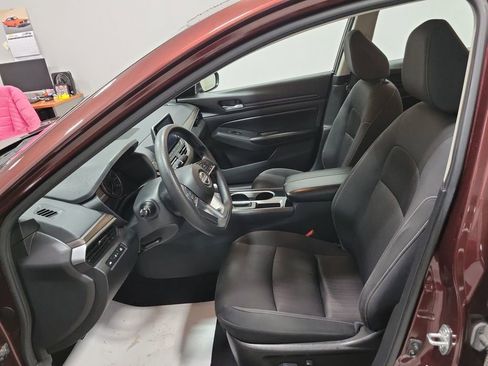 Used 2024 Nissan Altima 2.5 SV image 35