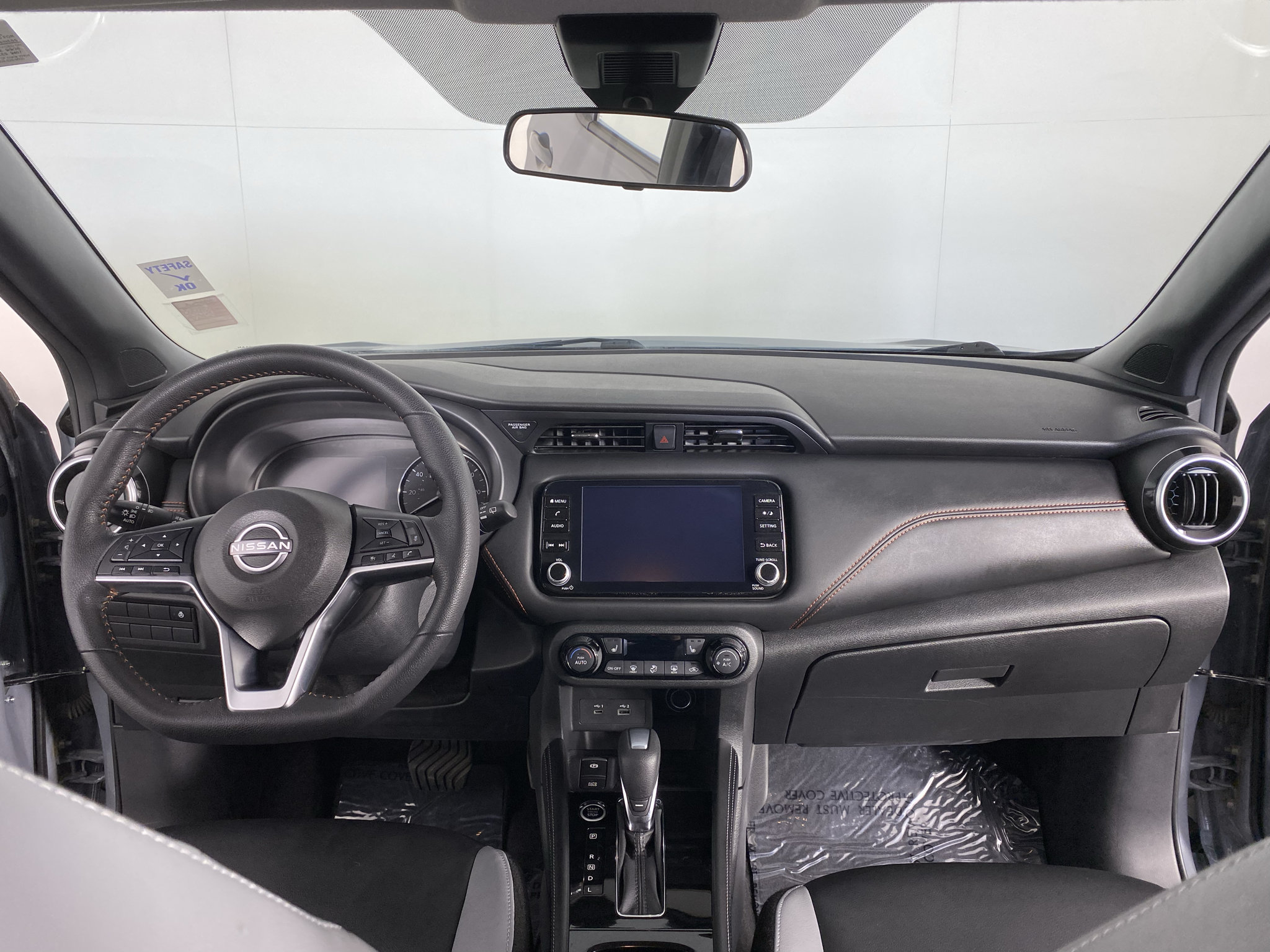 Used 2024 Nissan Kicks SR w/ SR Premium Package FWD image 18