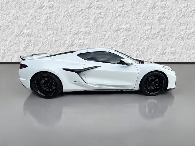Used 2026 Chevrolet Corvette Z06 RWD image 2