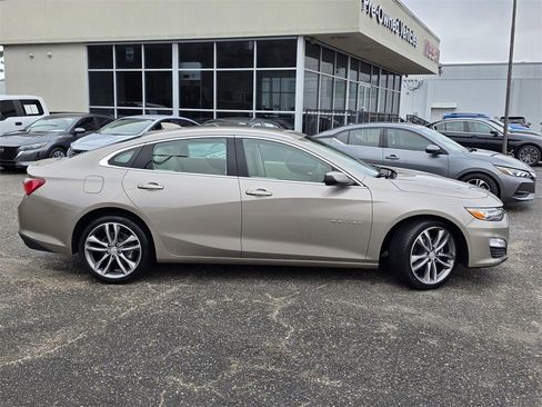 Used 2024 Chevrolet Malibu LT image 34