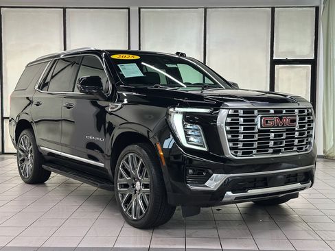 Used 2025 GMC Yukon Denali AWD/4WD image 1