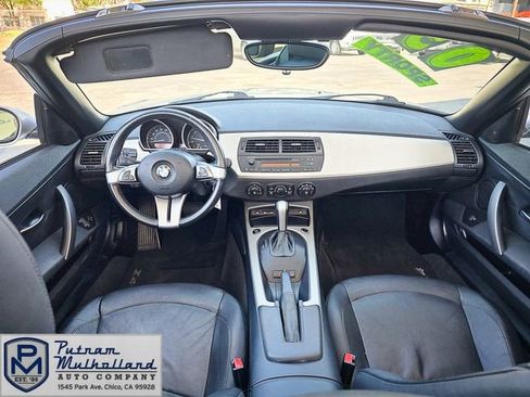 Used 2005 BMW Z4 3.0i image 10