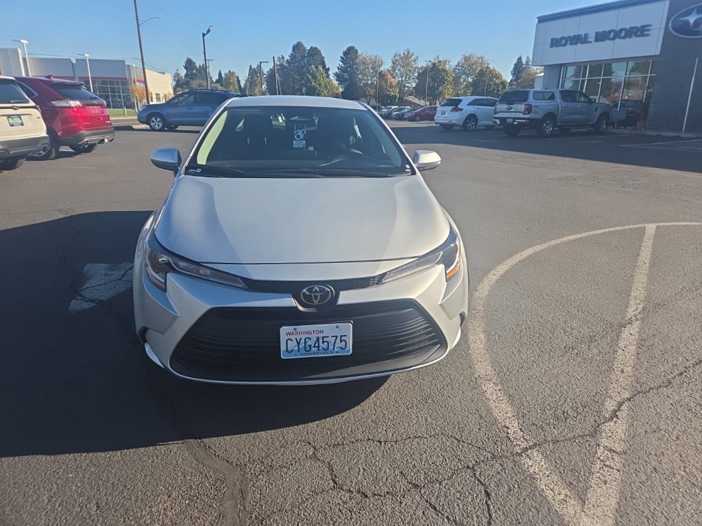 Used 2026 Toyota Corolla LE FWD image 2