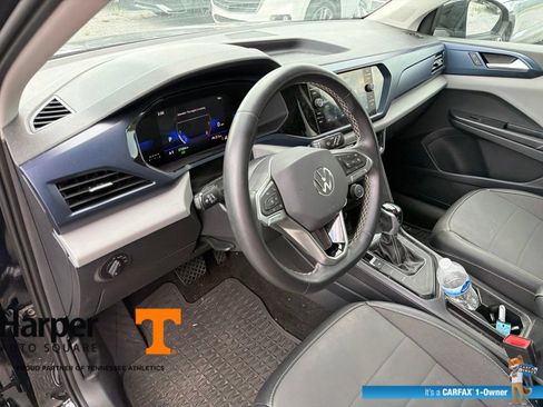 Used 2023 Volkswagen Taos SE w/ Panoramic Sunroof Package FWD image 14