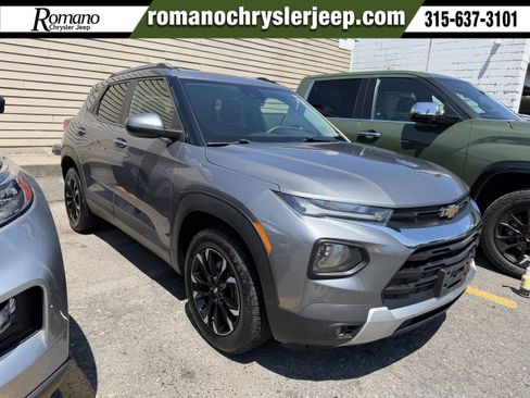 Used 2021 Chevrolet TrailBlazer LT w/ Convenience Package AWD/4WD image 1