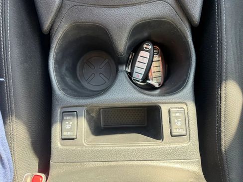 Used 2019 Nissan Rogue SV FWD image 21