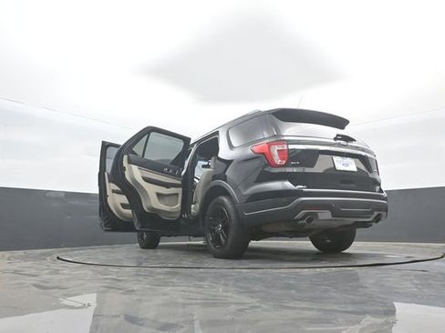 Certified 2018 Ford Explorer XLT w/ Equipment Group 201A AWD/4WD image 45