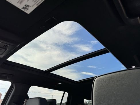 Used 2024 GMC Yukon XL Denali w/ Denali Reserve Package image 15