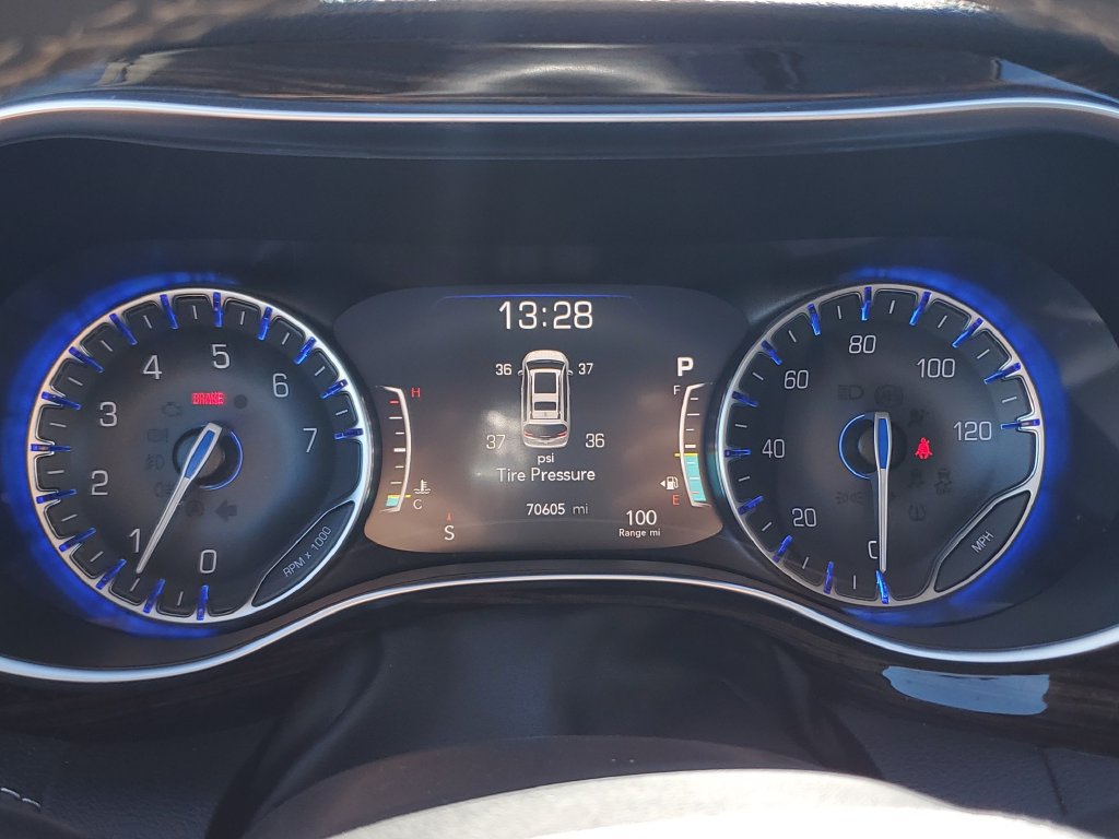 Certified 2023 Chrysler Pacifica Limited FWD image 25