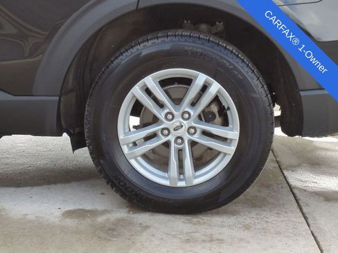 Used 2024 Ford Explorer XLT w/ Equipment Group 202A image 17