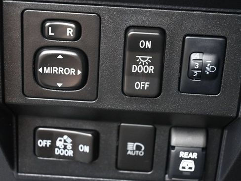 Certified 2020 Toyota Tundra TRD Pro AWD/4WD image 14