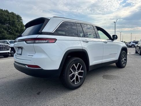 Used 2025 Jeep Grand Cherokee Limited AWD/4WD image 8