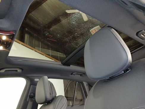 Used 2026 Mercedes-Benz GLC 300 4MATIC image 13