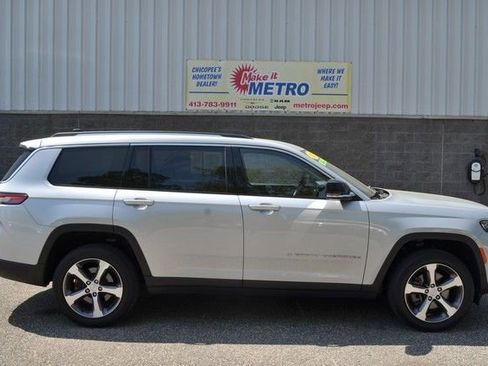 Used 2023 Jeep Grand Cherokee L Limited w/ Rear Seat Video Group I AWD/4WD image 9