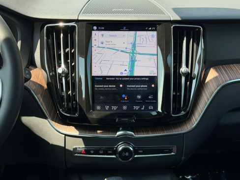 Certified 2023 Volvo XC60 B5 Plus w/ Protection Package Premier FWD image 15